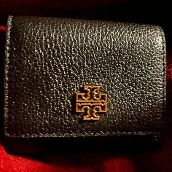 Tory Burch Trifold Compact Wallet in Black Pebbled Leather - Picture 3 of 16